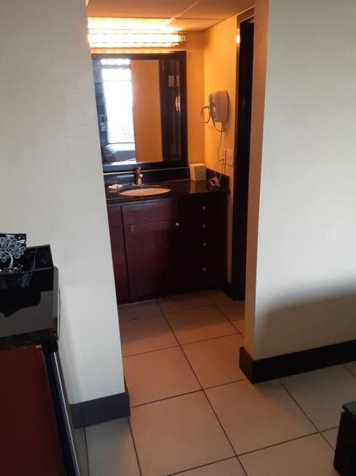Beautiful One Bedroom Resort-Style Studio With Pool And Beach Access 拉斯金 外观 照片