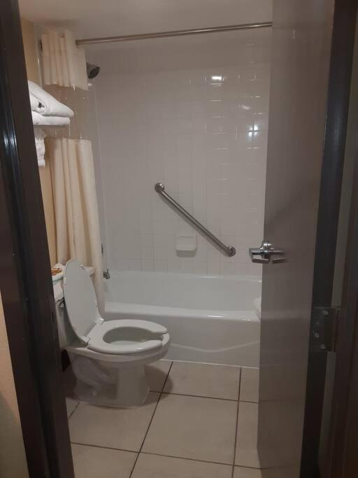 Beautiful One Bedroom Resort-Style Studio With Pool And Beach Access 拉斯金 外观 照片